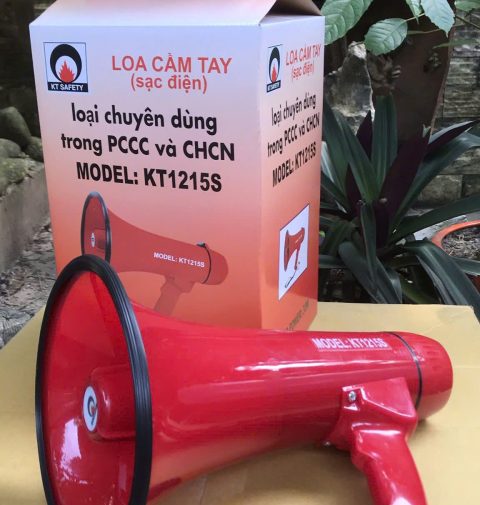 Loa cầm tay (sạc điện) loại chuyên dụng và có nhiều tính năng vượt trội khi dùng đạt chất lượng tốt